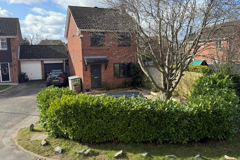 3 bedroom detached house for sale, Keane Close, Reading RG5