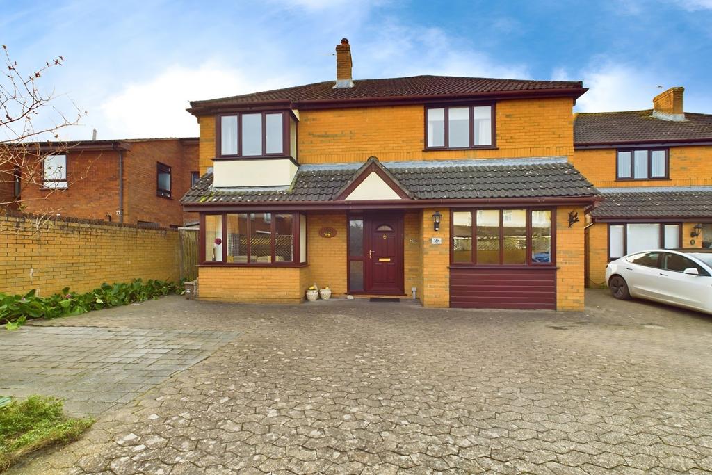 The Eagles, Bristol BS49 4 bed detached house for sale - £485,000