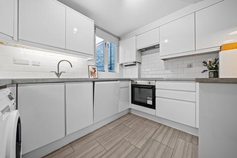 3 bedroom maisonette for sale, Earlsfield Road, London SW18