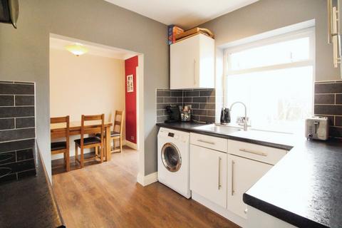 2 bedroom semi-detached house for sale, Kingswear Garth, West Yorkshire LS15