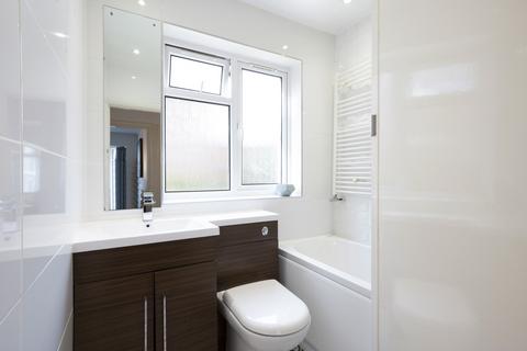 3 Lawn Close, New Malden, KT3 3DL