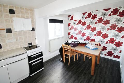 3 bedroom apartment to rent, Fairbarn Road, South Yorkshire S6