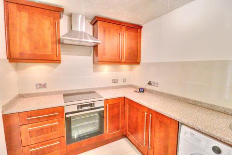 2 bedroom apartment to rent, Gandon Vale, Buckinghamshire HP13