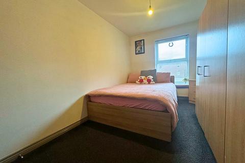 2 bedroom flat for sale, Creed Way, West Bromwich, B70 9JT