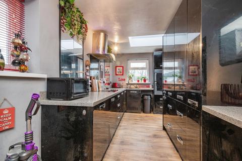 3 bedroom semi-detached house for sale, Towngate, West Yorkshire WF5