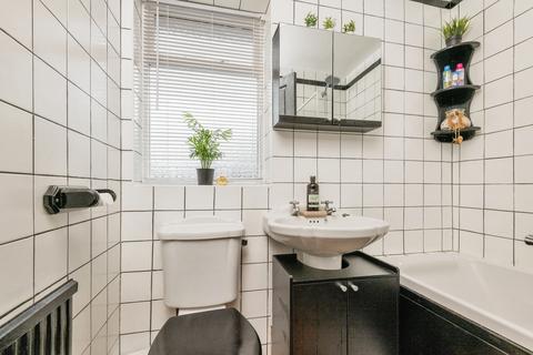 3 bedroom semi-detached house for sale, Towngate, West Yorkshire WF5