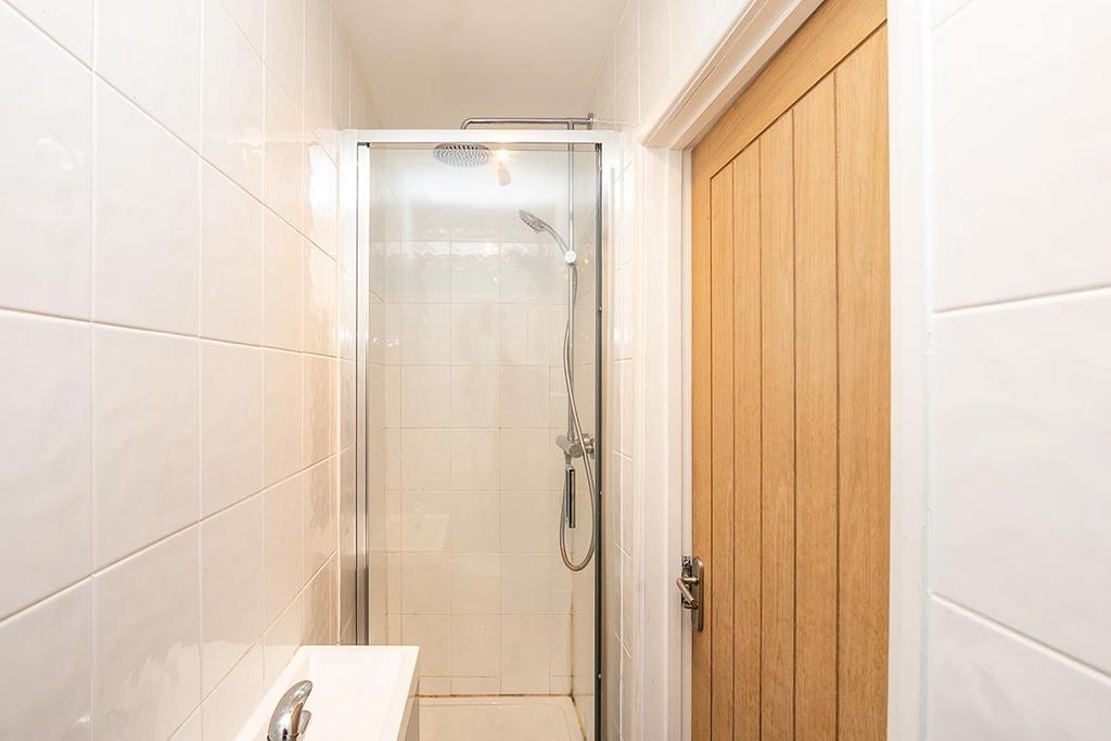 En-suite Shower/WC