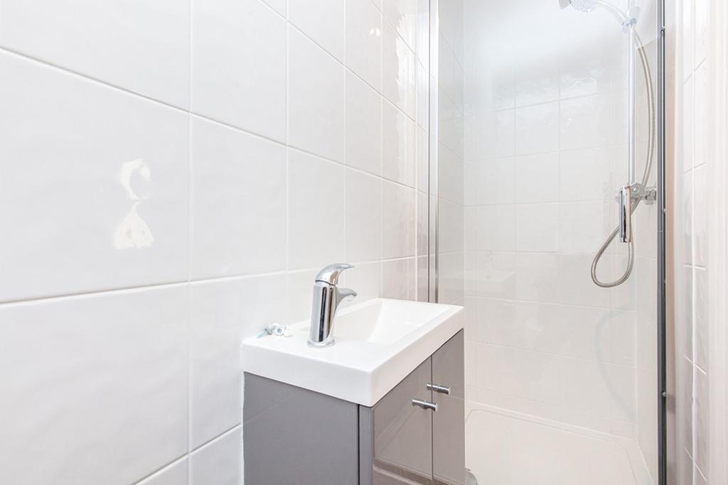 En-suite Shower/WC