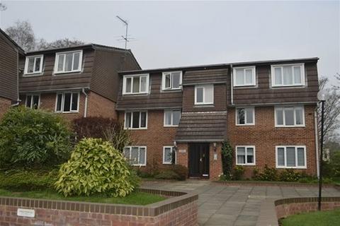 2 bedroom flat to rent, Douglas Road, Harpenden