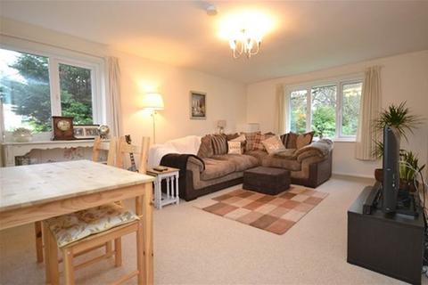 2 bedroom flat to rent, Douglas Road, Harpenden