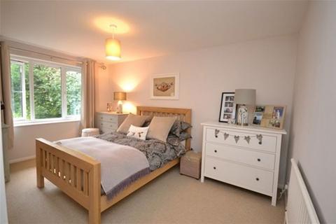 2 bedroom flat to rent, Douglas Road, Harpenden