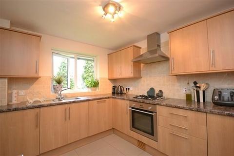 2 bedroom flat to rent, Douglas Road, Harpenden