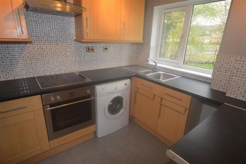 Studio to rent, Ravenscroft, Garston