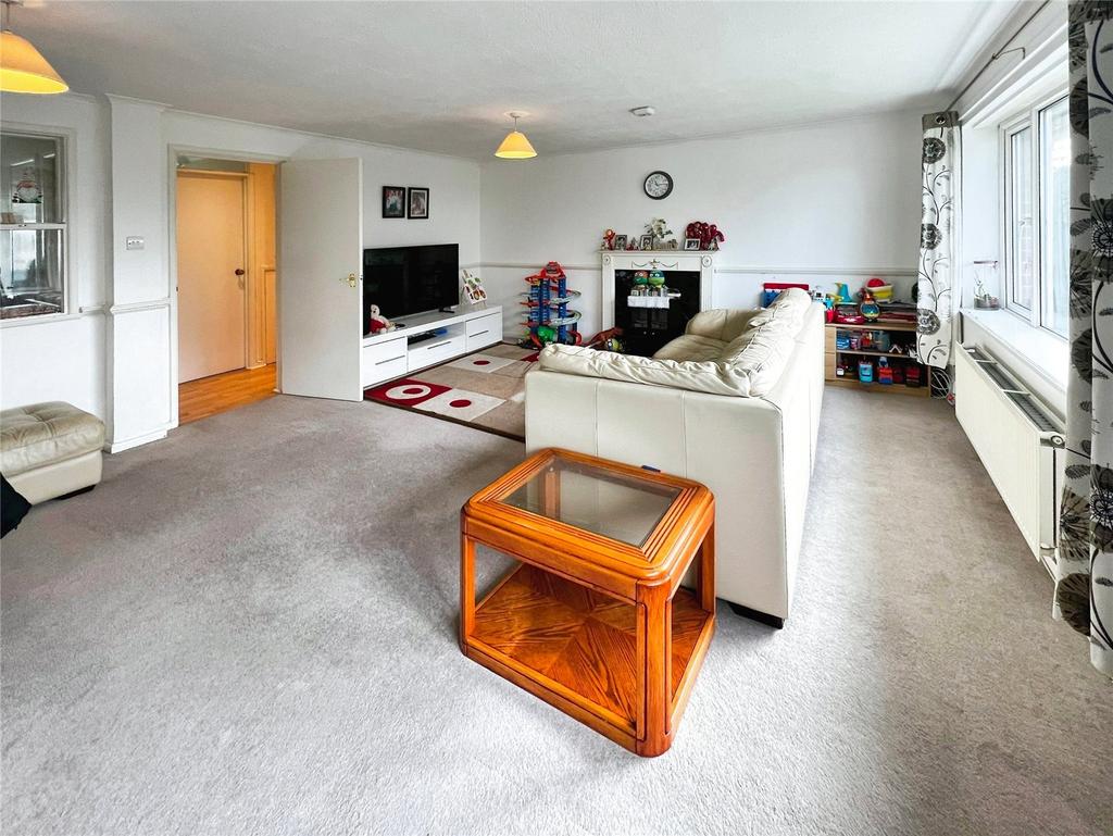 Living Room/Dining