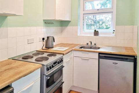 Studio to rent, Kensington Fields, Southampton SO45