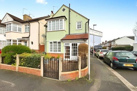 3 bedroom detached house for sale, Thornhill Road, Surbiton KT6