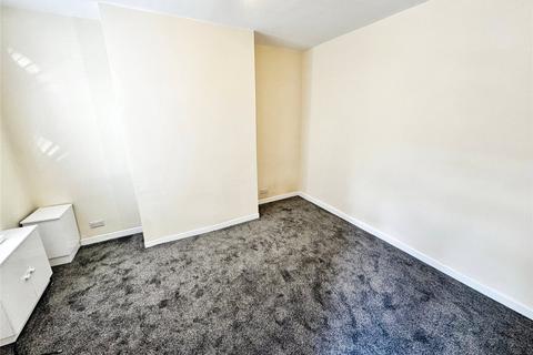 2 bedroom terraced house to rent, Wellington Road, Manchester M27