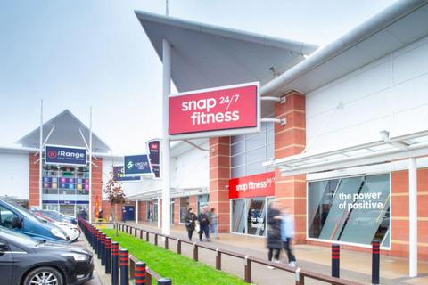 Retail property park to rent, M Park Central 12, Southport PR9