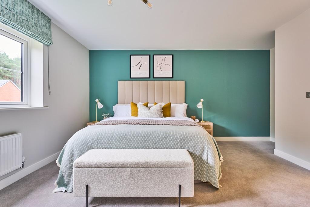 Spacious double bedroom