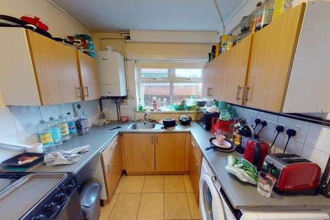 4 bedroom house to rent, Maples Street, Nottingham NG7