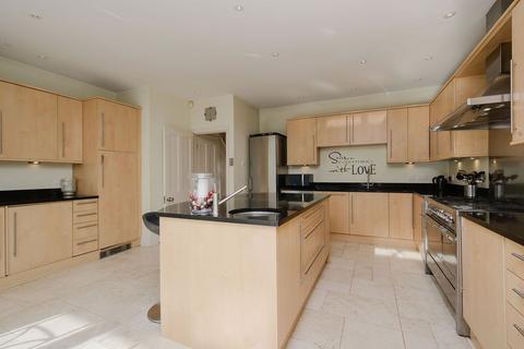 58 Vicarage Road, London, SW14 8RU