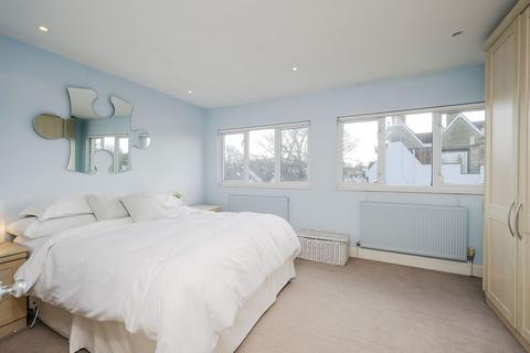 58 Vicarage Road, London, SW14 8RU