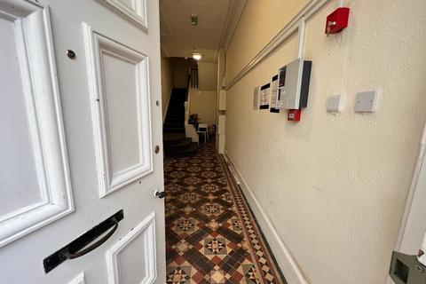 4 bedroom flat to rent, Woodstock Road, Bristol BS6