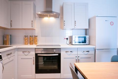 5 bedroom house to rent, Maine Road, Manchester M14