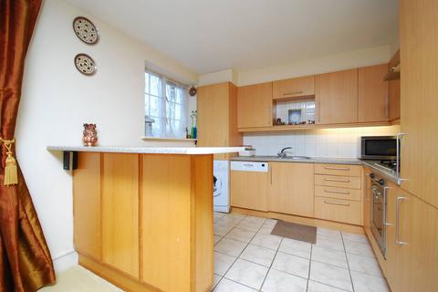 2 bedroom flat to rent, Kingsbridge Court, Isle Of Dogs, London, E14