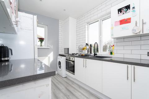 3 bedroom maisonette for sale, Trevellance Way, Watford, Hertfordshire, WD25