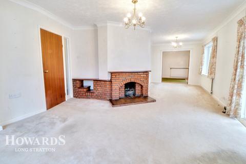 4 bedroom bungalow for sale, Ipswich Road, Long Stratton