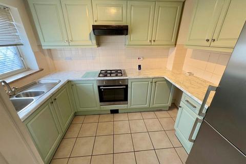 3 bedroom semi-detached house to rent, Rosehip Drive, Coventry