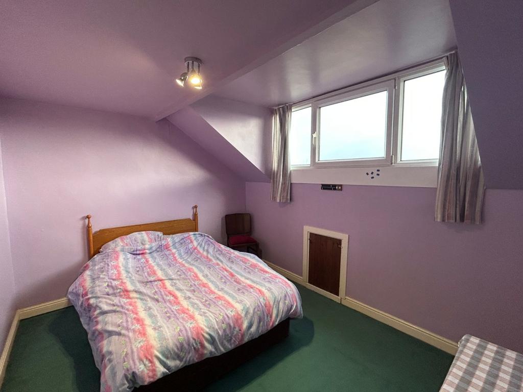 Dormer Bed
