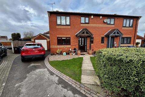 3 bedroom semi-detached house for sale, Pinfold Garth, Sherburn In Elmet, Leeds, LS25