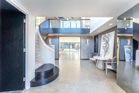 5 bedroom detached house for sale, Barnet Gate Lane, Arkley, Hertfordshire, EN5