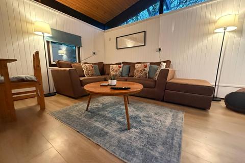 2 bedroom lodge for sale, Cenarth Newcastle Emlyn