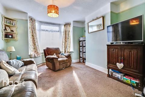 3 bedroom terraced house for sale, Ferndale Road, Swindon