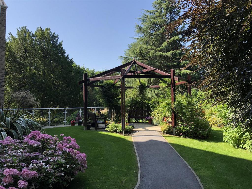 Windsor House gardens.jpg