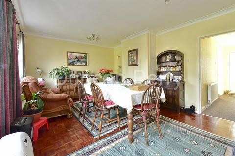 4 bedroom semi-detached house for sale, Sherwood Avenue, Potters Bar EN6