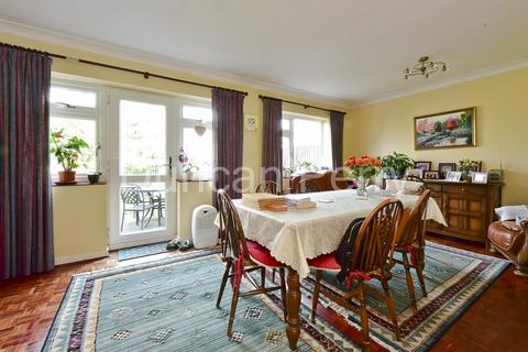 4 bedroom semi-detached house for sale, Sherwood Avenue, Potters Bar EN6