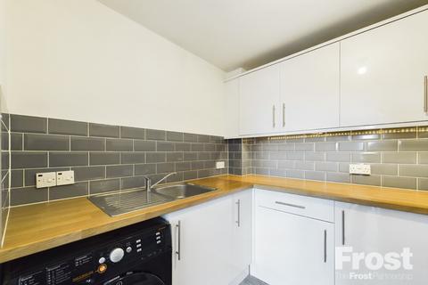 1 bedroom apartment to rent, Missenden Gardens, Burnham, Buckinghamshire, SL1