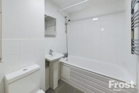 1 bedroom apartment to rent, Missenden Gardens, Burnham, Buckinghamshire, SL1