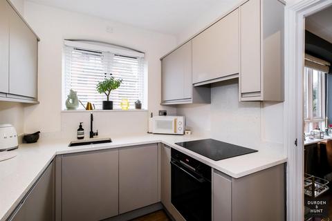 undefined, Boleyn Court, Buckhurst Hill, IG9