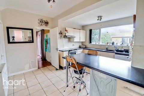 3 bedroom semi-detached house for sale, St Andrews Drive, Lincoln