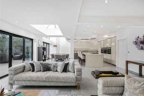7 Downes Court, London, N21 3PT