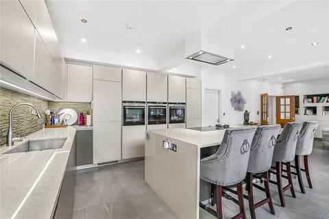 7 Downes Court, London, N21 3PT