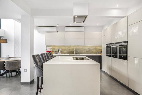 7 Downes Court, London, N21 3PT