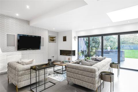 7 Downes Court, London, N21 3PT