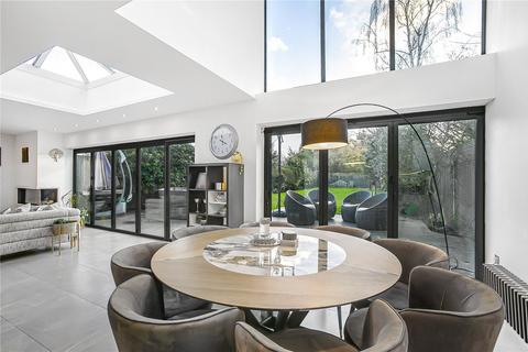 7 Downes Court, London, N21 3PT