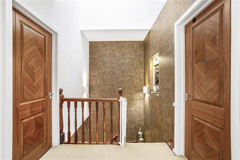 7 Downes Court, London, N21 3PT